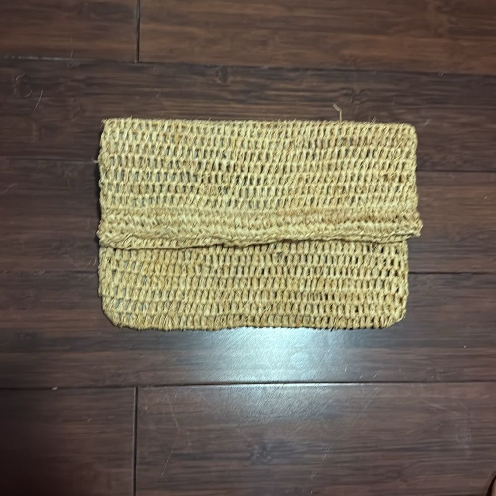 Woven Straw Clutch Lined Inside Magnetic Snap Closure NWT